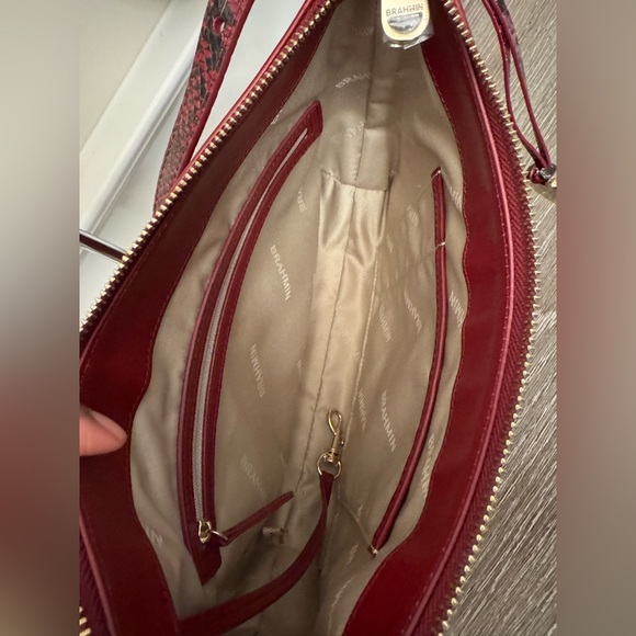 Brahmin Red Leather crossbody bag. - Picture 5 of 16